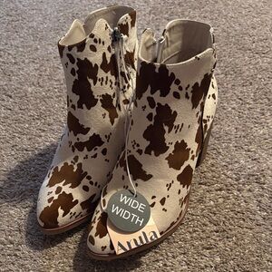 Arula Cow Patterned Ankle Boots